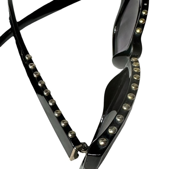 XOXO Black Women's Sunglasses with Silve Beads, Hard Case - Picture 4 of 10